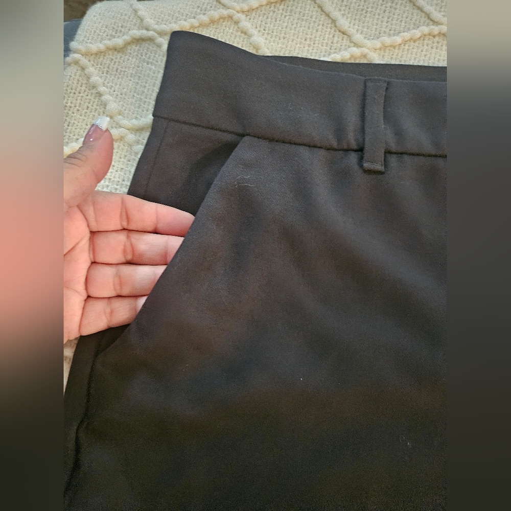 Old Navy Black Plus / Short Trousers with Pockets